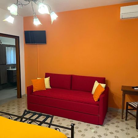 B&B Villa Mirella Casnate Con Bernate Екстериор снимка
