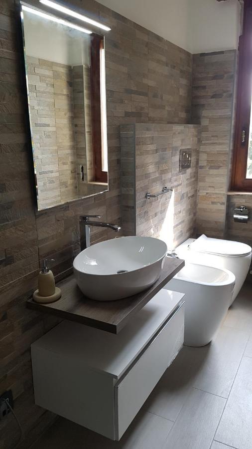 B&B Villa Mirella Casnate Con Bernate Екстериор снимка