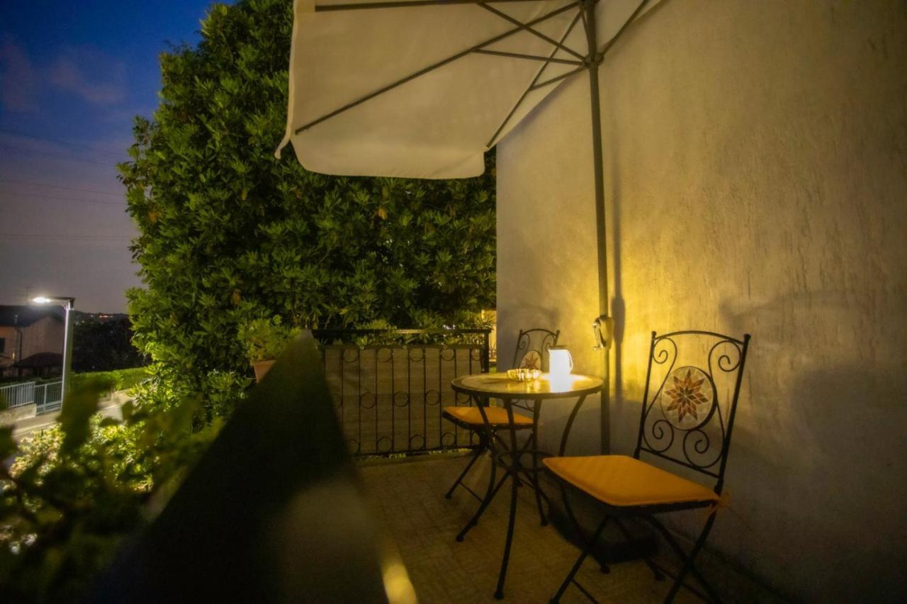 B&B Villa Mirella Casnate Con Bernate Екстериор снимка