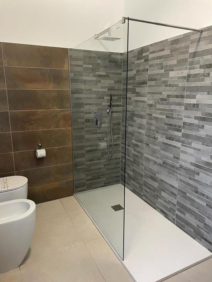 B&B Villa Mirella Casnate Con Bernate Екстериор снимка