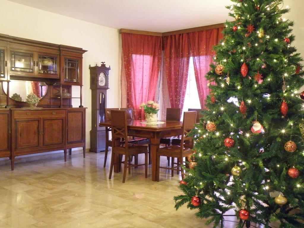 B&B Villa Mirella Casnate Con Bernate Екстериор снимка