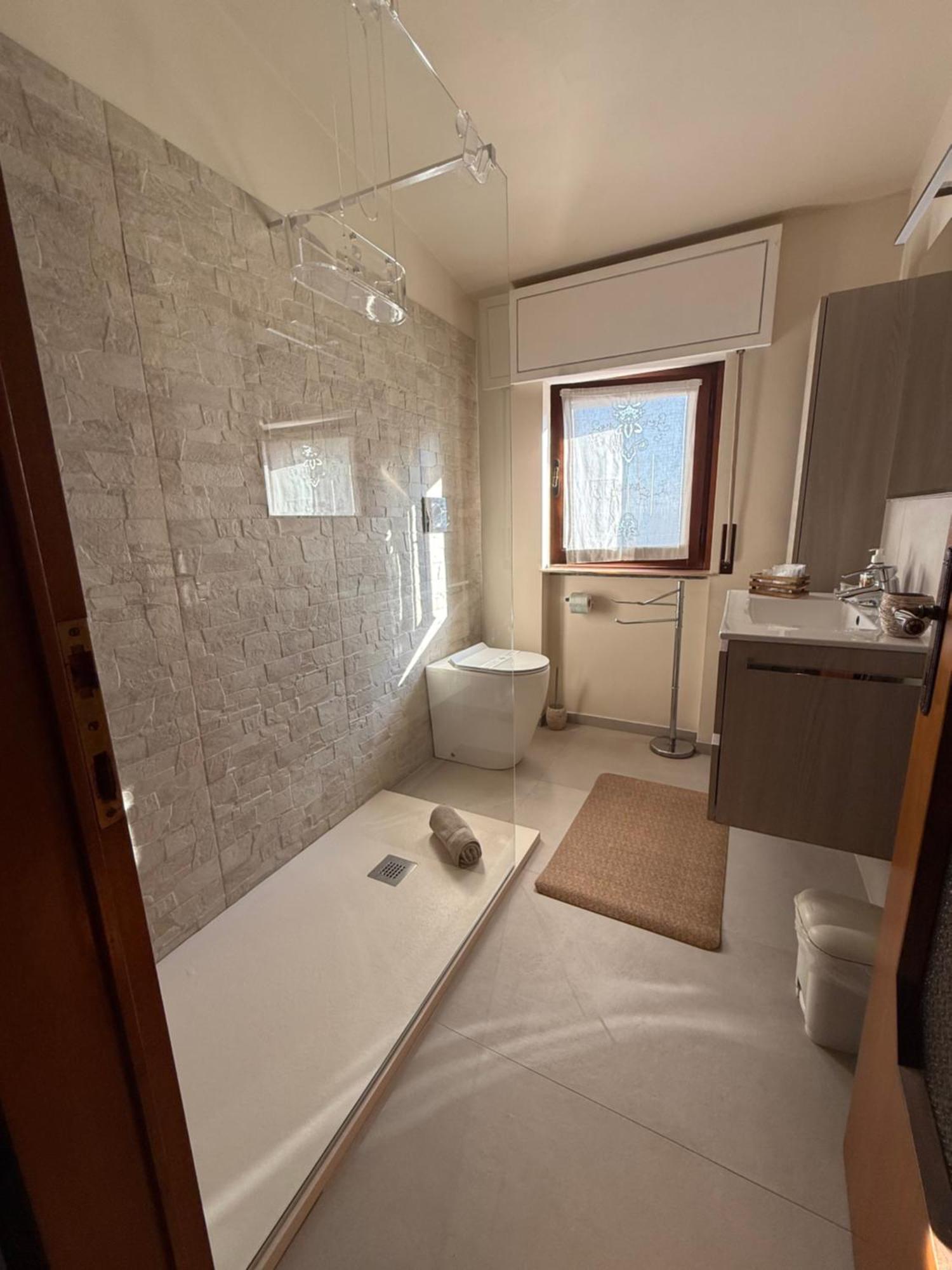 B&B Villa Mirella Casnate Con Bernate Екстериор снимка