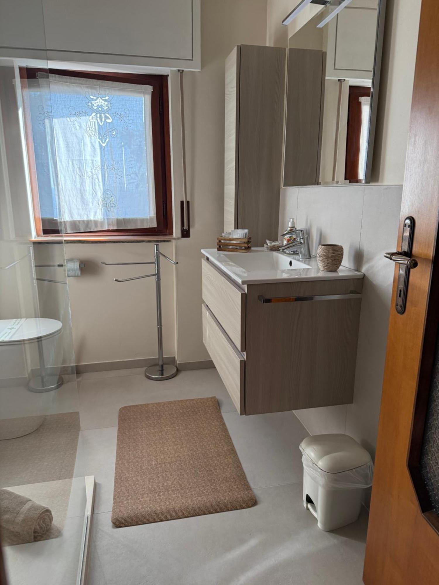 B&B Villa Mirella Casnate Con Bernate Екстериор снимка