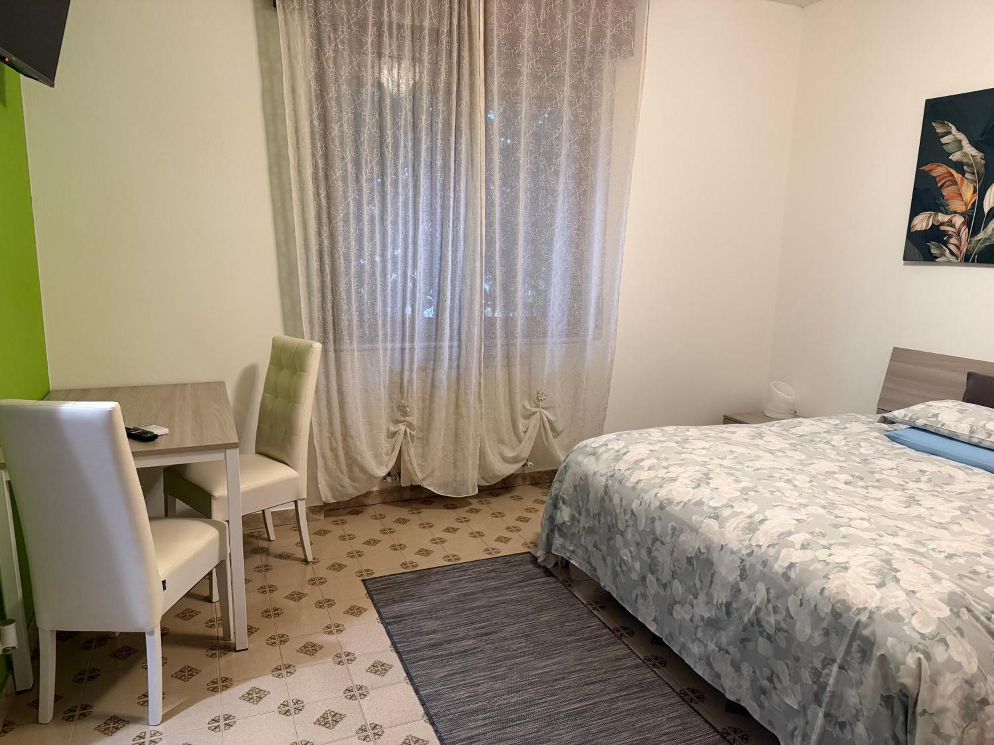 B&B Villa Mirella Casnate Con Bernate Екстериор снимка