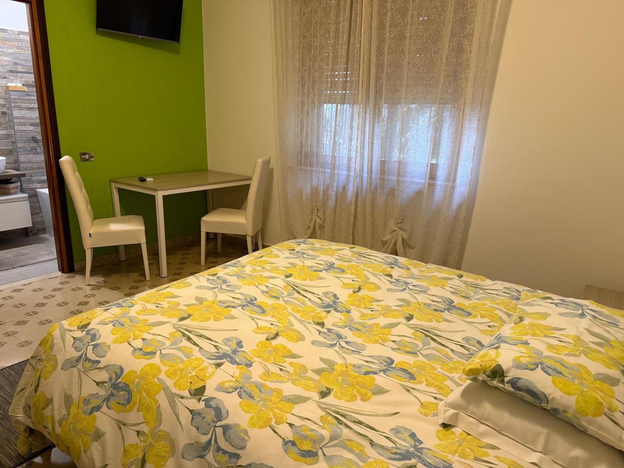 B&B Villa Mirella Casnate Con Bernate Екстериор снимка