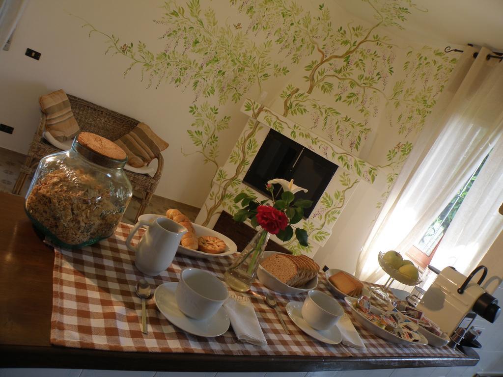B&B Villa Mirella Casnate Con Bernate Екстериор снимка
