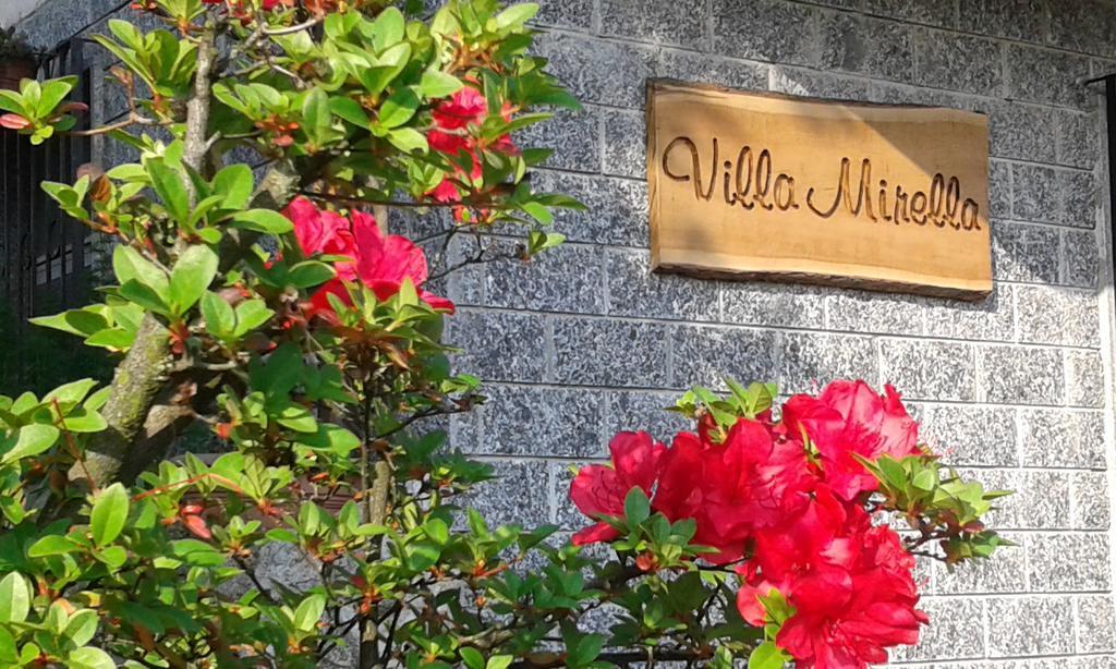 B&B Villa Mirella Casnate Con Bernate Екстериор снимка