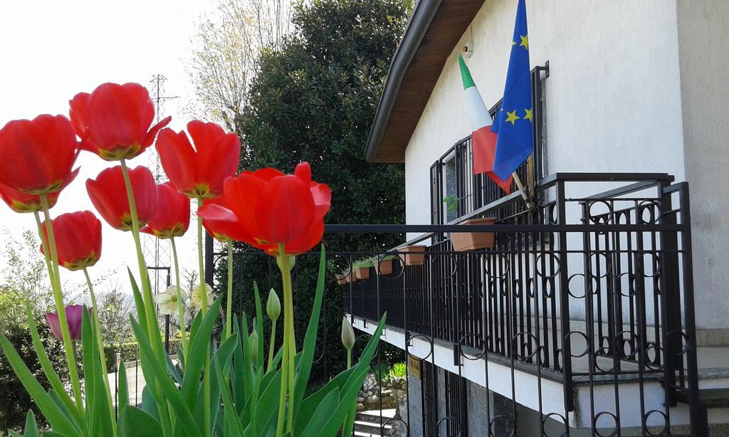 B&B Villa Mirella Casnate Con Bernate Екстериор снимка
