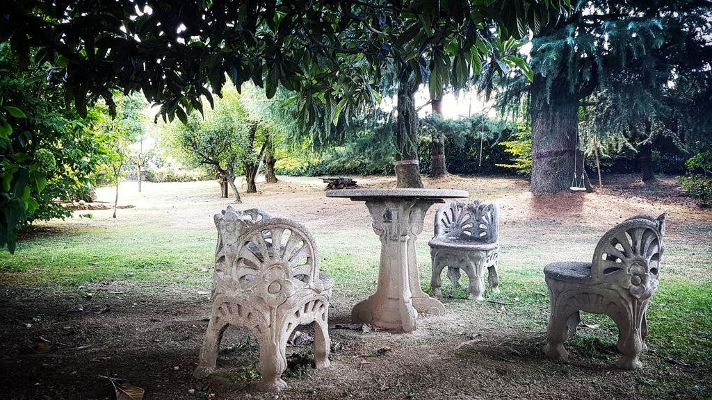 B&B Villa Mirella Casnate Con Bernate Екстериор снимка