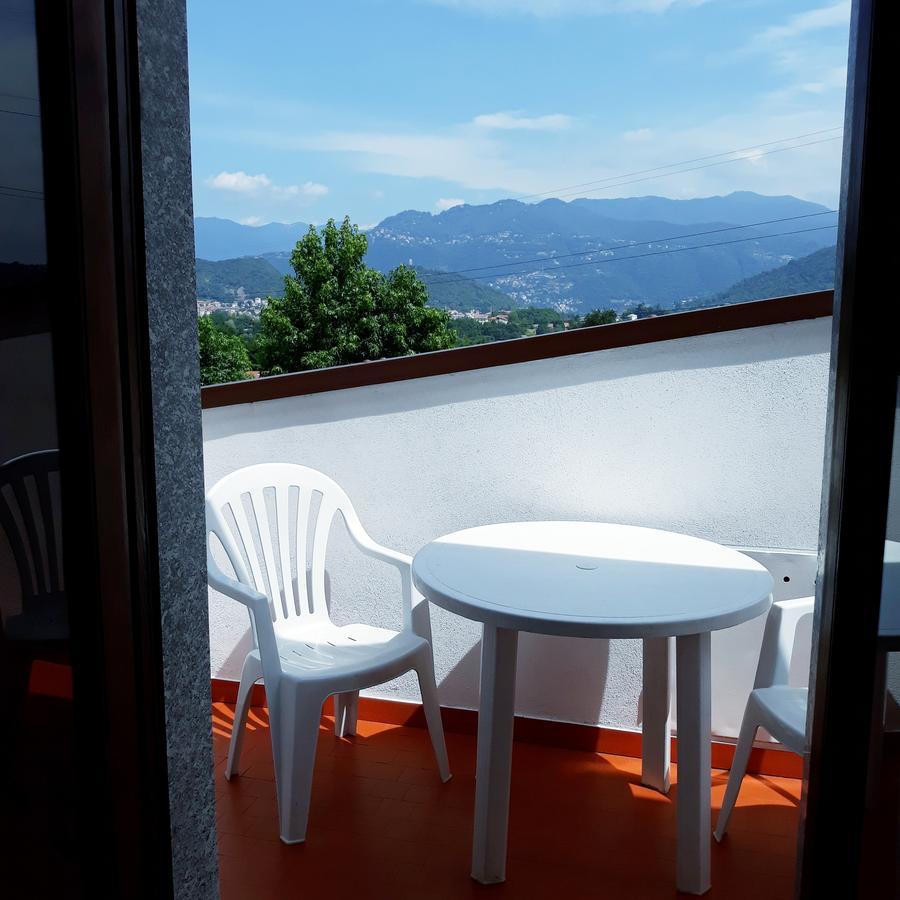 B&B Villa Mirella Casnate Con Bernate Екстериор снимка